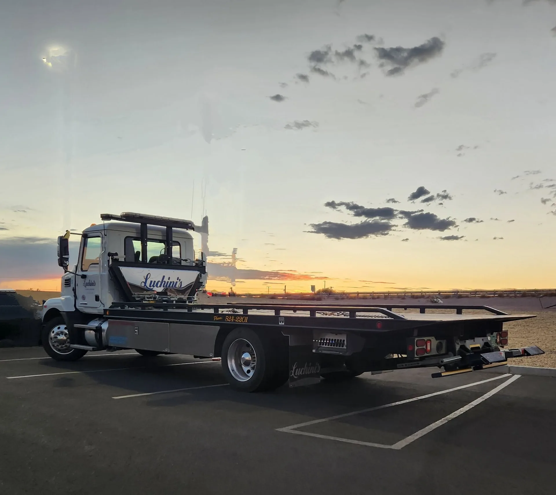 Luchini's tow truck on the job in Las Cruces, NM